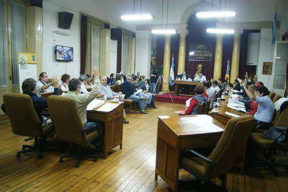 PIDEN QUE SE SUSPENDA LA LICITACI�N DEL PRO.CRE.AR.