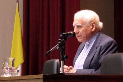 San Miguel - Joaqu�n De la Torre particip� de un homenaje al Papa Francisco