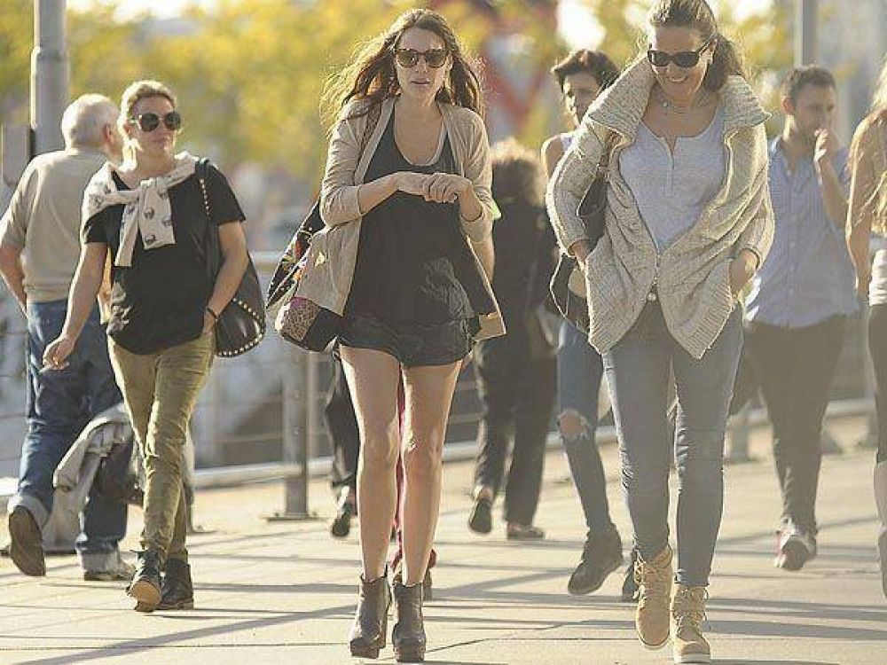 El minishort de Pampita que revolucion� Puerto Madero