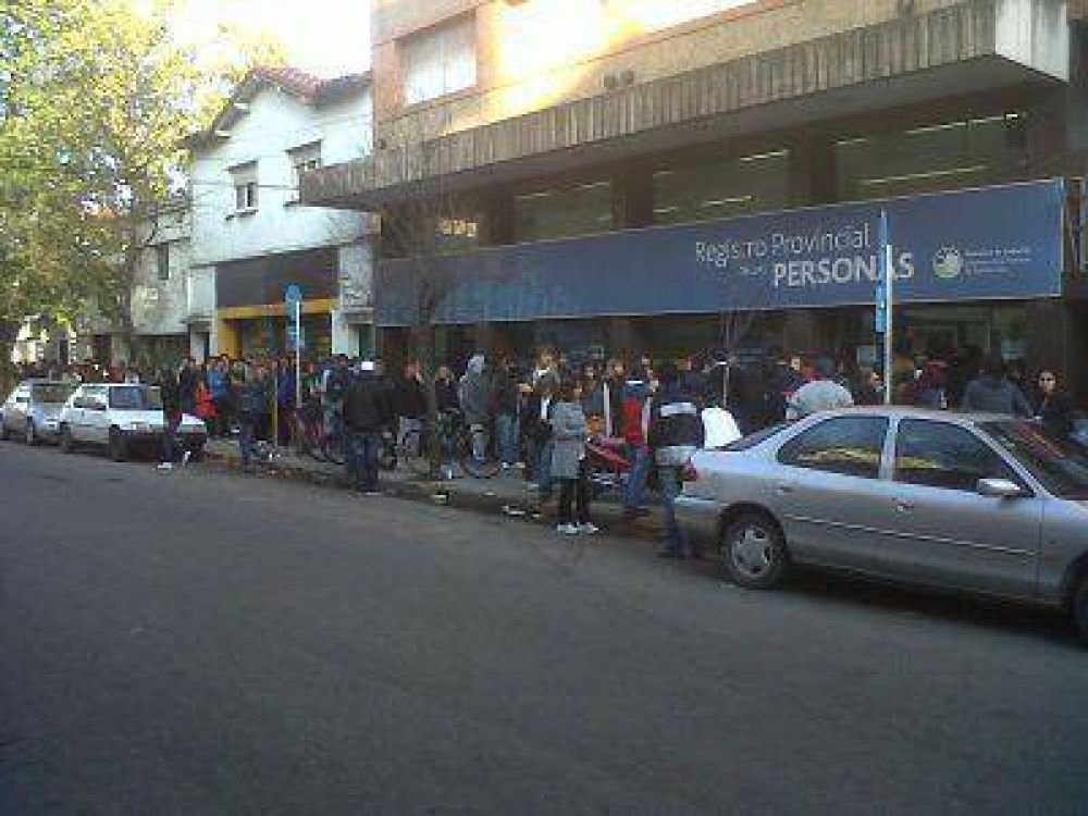 Unos 15.000 j�venes renovaron DNI para votar en Mar del Plata