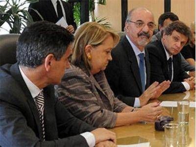 CAPITANES Y PATRONES DE PESCA PATEARON EL TABLERO