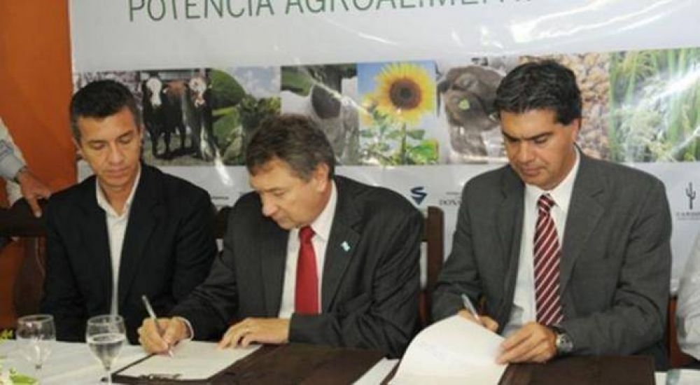 Capitanich y Yauhar firmaron convenios por unos 48 millones de pesos para el agro