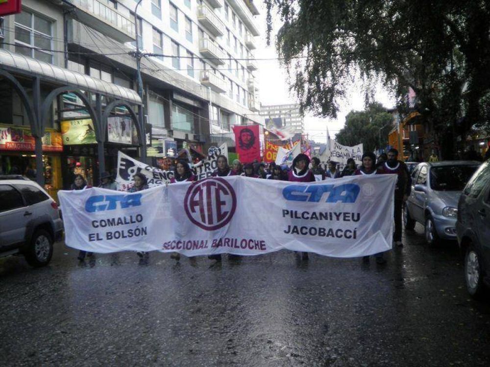 Marcha en el Da de los Trabajadores contra la megaminera