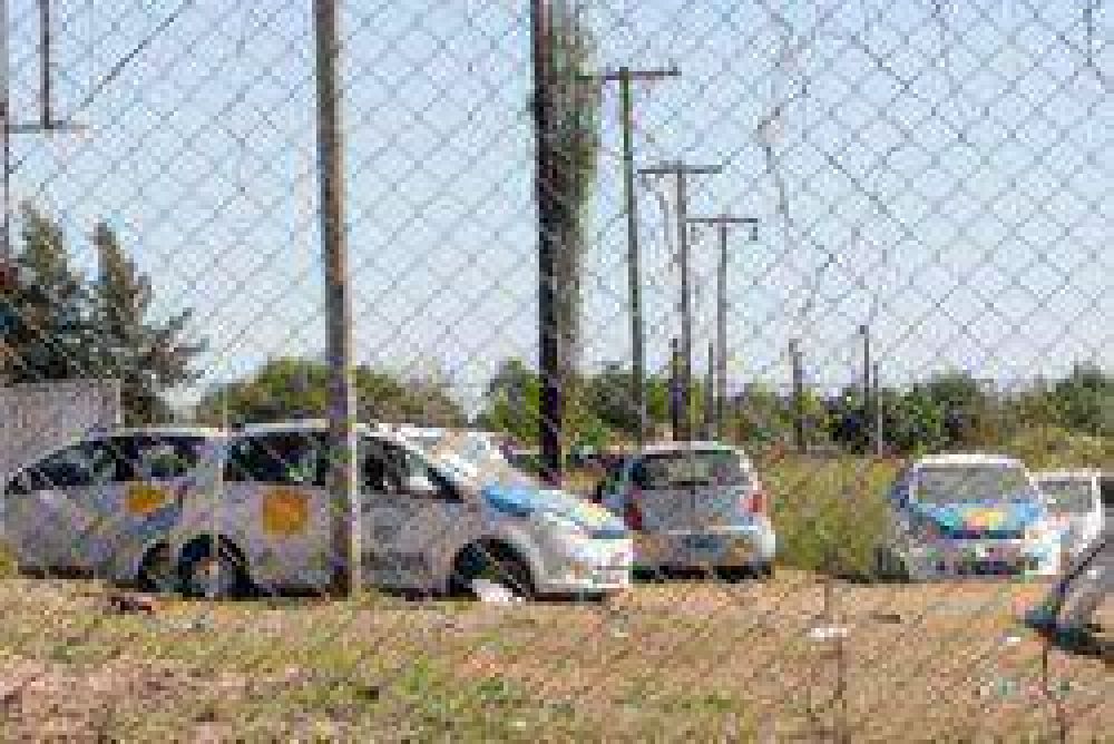 Patrulleros comprados hace pocos aos ya estn en un cementerio de vehculos