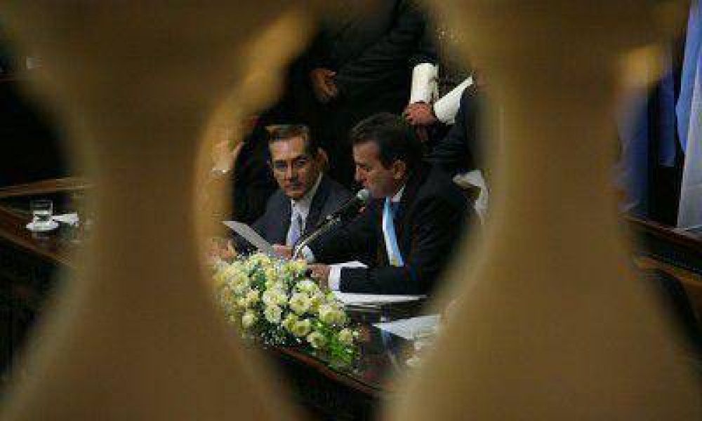 P�rez anticip� una ley de �tica p�blica, pero el oficialismo no dio detalles