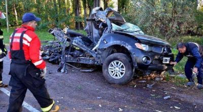 Tres amigos murieron al chocar una camioneta en San Rafael