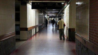 Los pacientes mueren de pie