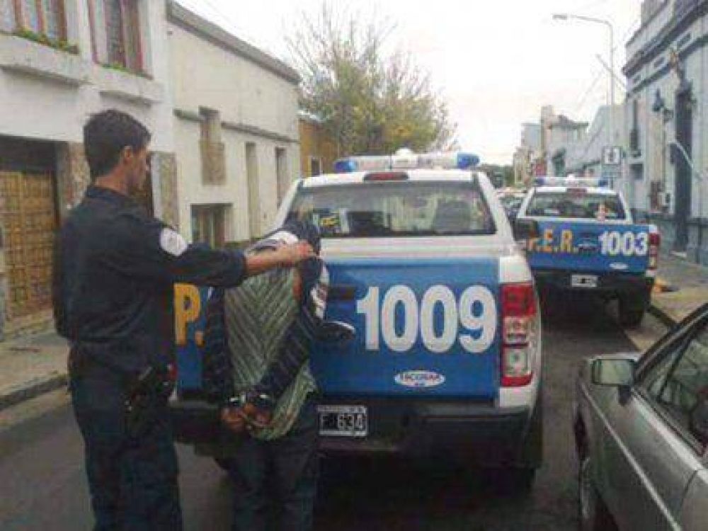 Detuvieron a un menor involucrado en el robo a viviendas y arrebatos 