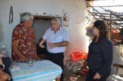Entregaron siete m�dulos habitacionales en Valle Viejo