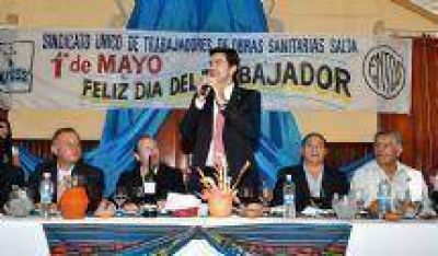 Urtubey comparti� la cena por el D�a del Trabajador con empleados de obras sanitarias