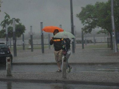 El clima seguir� inestable y se anuncian fuertes tormentas en la regi�n del Litoral