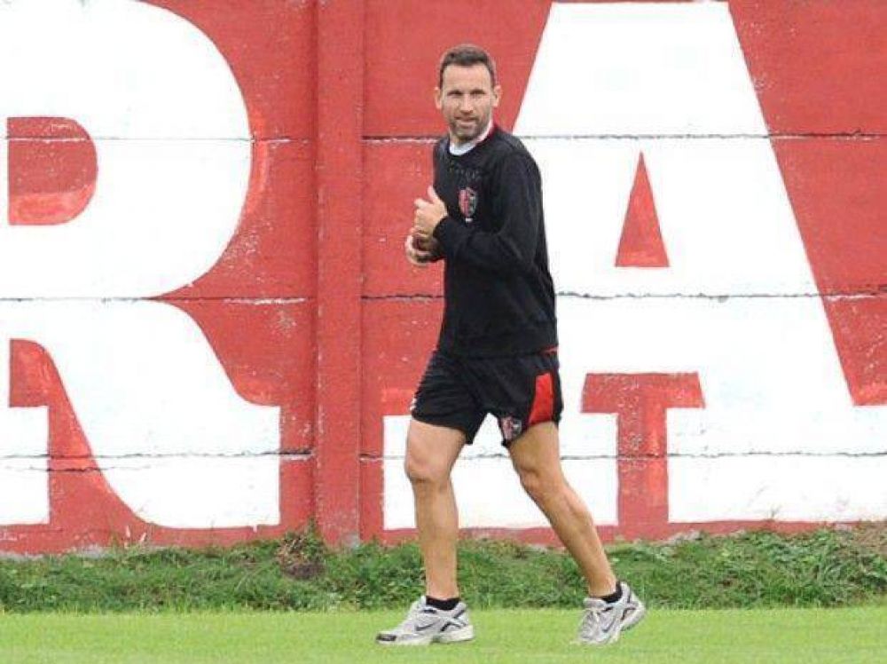 Bernardi: "Si Newell's contin�a con esta forma de jugar el t�tulo llegar� en alg�n momento"