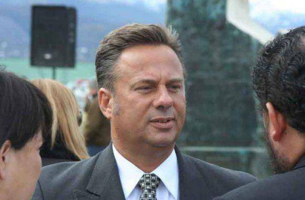 Lentamente los Legisladores mueven los contratos petroleros