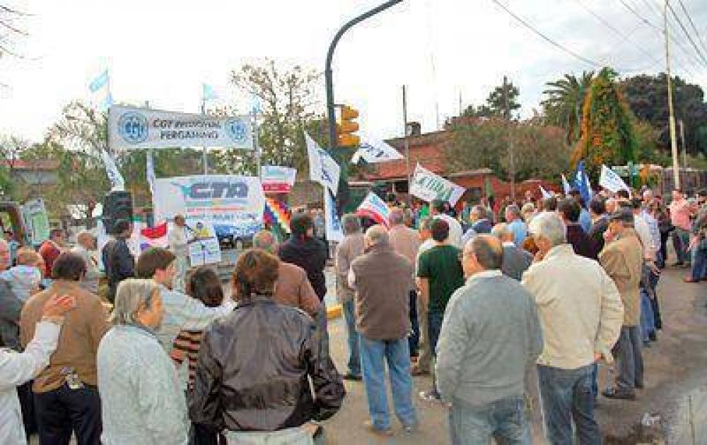 En el D�a del Trabajador, los dirigentes gremiales instaron a seguir la lucha