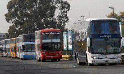 Comenz� el paro de UTA de micros de larga distancia