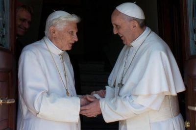 Por primera vez en la historia, dos papas conviven en el Vaticano