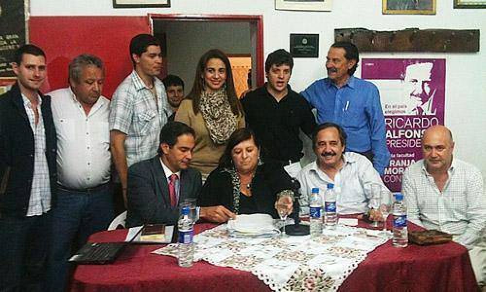Alfons�n pas� por Pilar y critic� el proyecto de reforma judicial