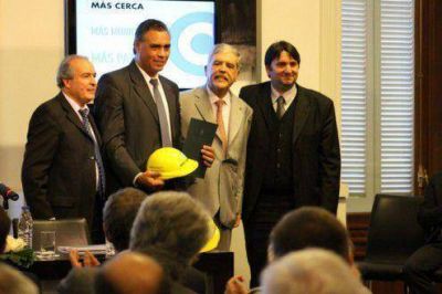 Urquiaga, en reuni�n con De Vido por obras