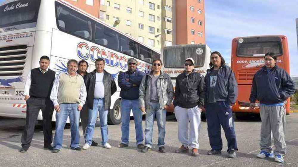 Por el paro de UTA no salen colectivos desde la terminal