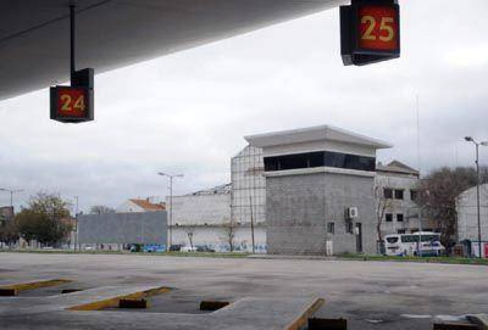 Sigue el paro de micros de larga distancia
