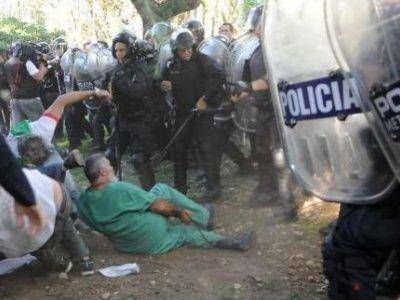 PROTESTA EN MAR DEL PLATA CON LA CONSIGNA "EL BORDA SOMOS TODOS"