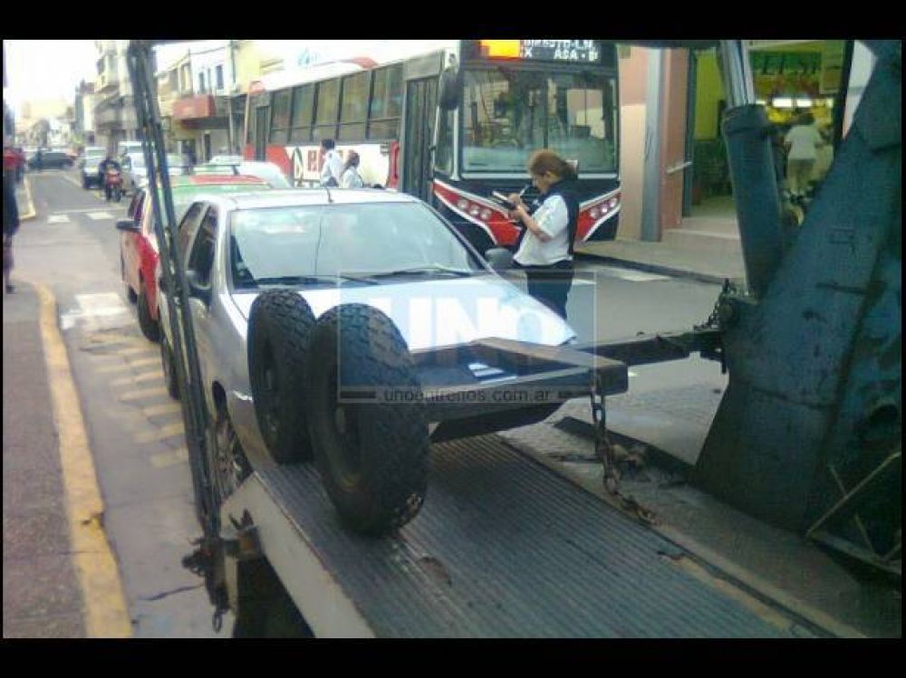 Se detectan entre cinco y 10 taxis y remires sin habilitaci�n por d�a
