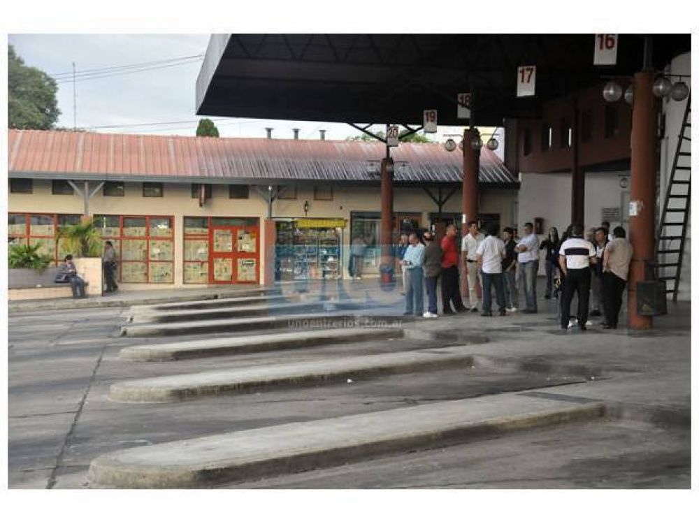 UTA ratific� la continuidad del paro de los choferes de larga distancia