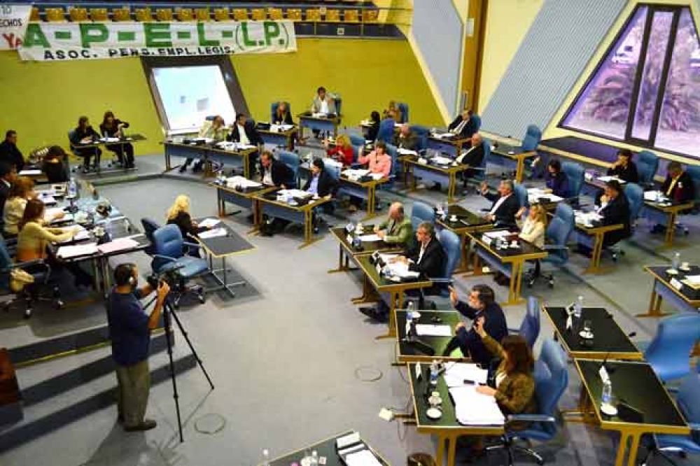 La cr�tica situaci�n de los frigor�ficos en la provincia exaspera a los diputados