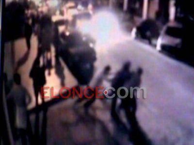 Intentaron filmar una pelea a la salida de un boliche y aseguran que �fueron golpeados y amenazados� 
