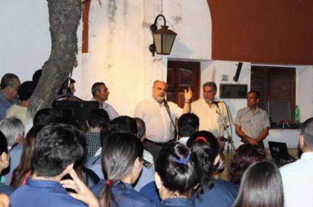 Colombi apunt� contra las recetas nacionales
