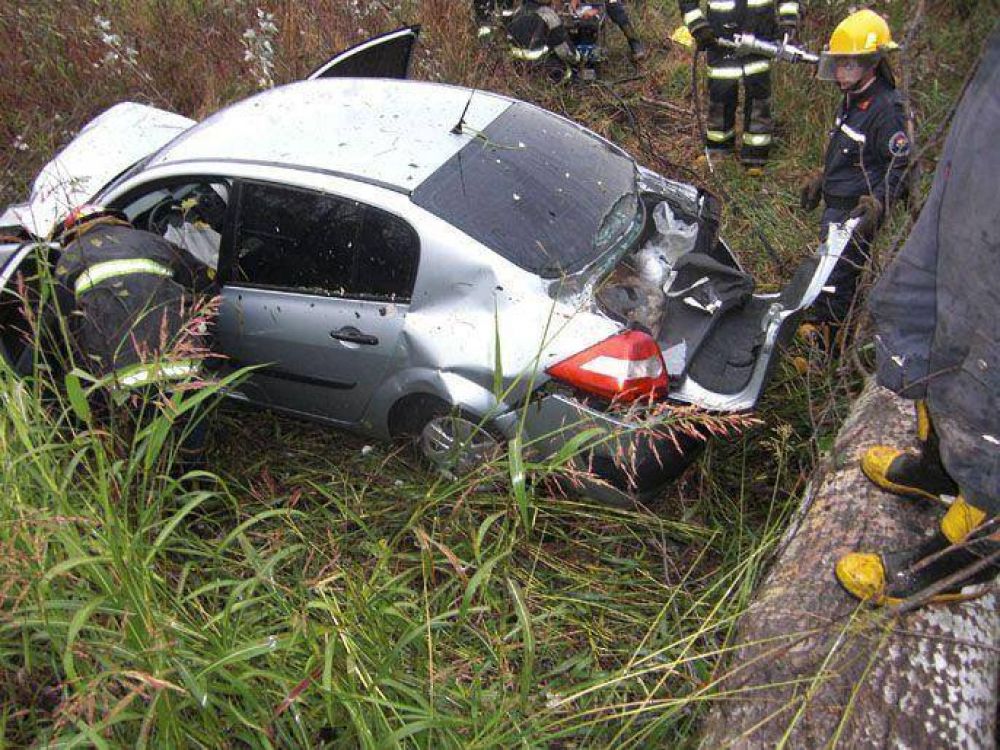 Cerca de M. Caz�n, una mujer result� lesionada tras un accidente en la Ruta 226	