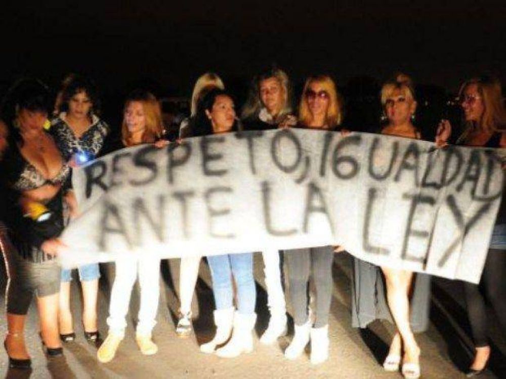 Travestis piden respuestas