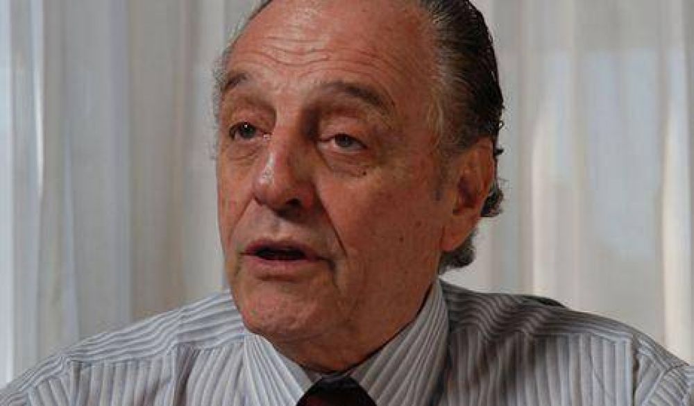 "Sturzenegger practica un realismo m�gico"