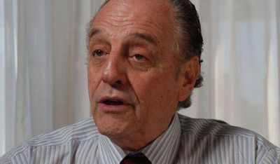 "Sturzenegger practica un realismo m�gico"