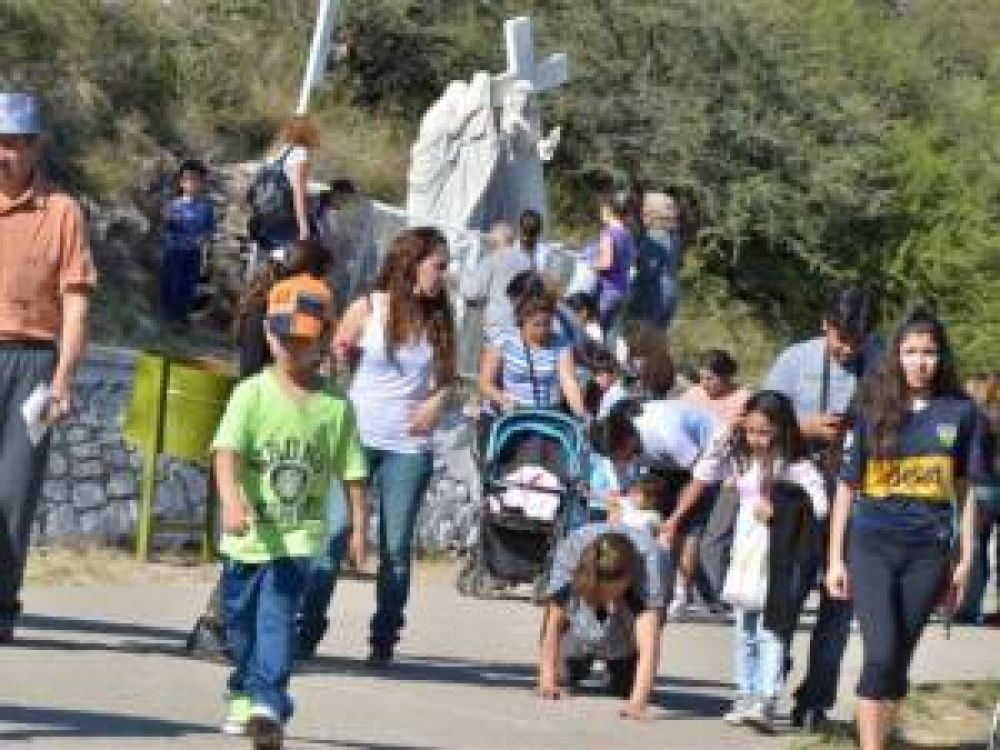 Los fieles colmaron la Villa y vivieron el segundo d�a de festividad