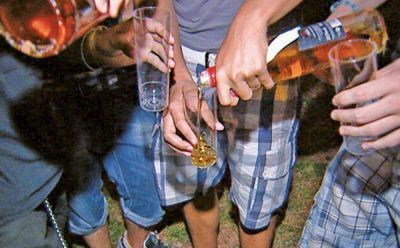 El 69% de los estudiantes consume alcohol en exceso