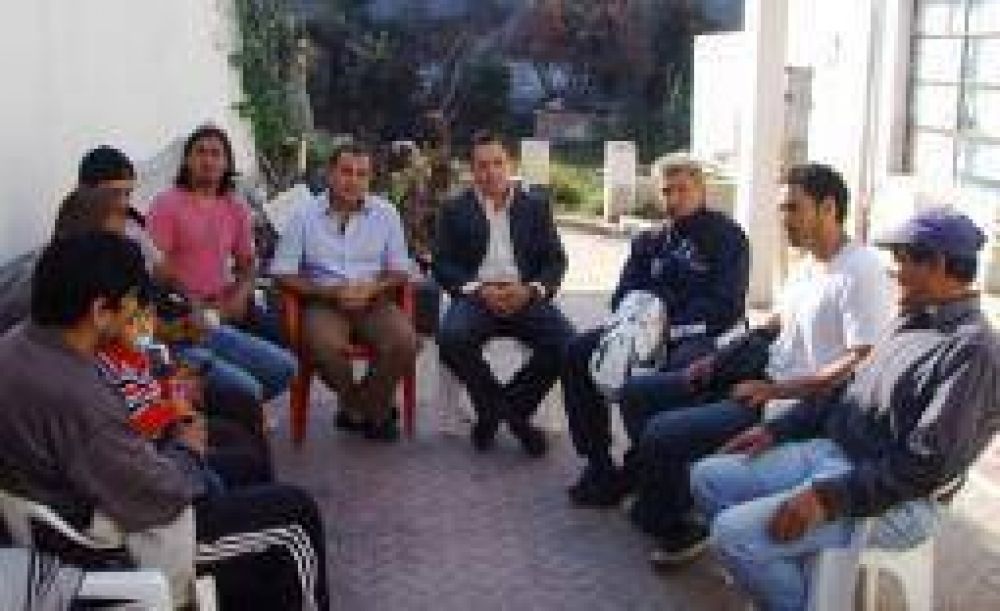 La UCR acompa�a el reclamo de despedidos de la f�brica Estrada