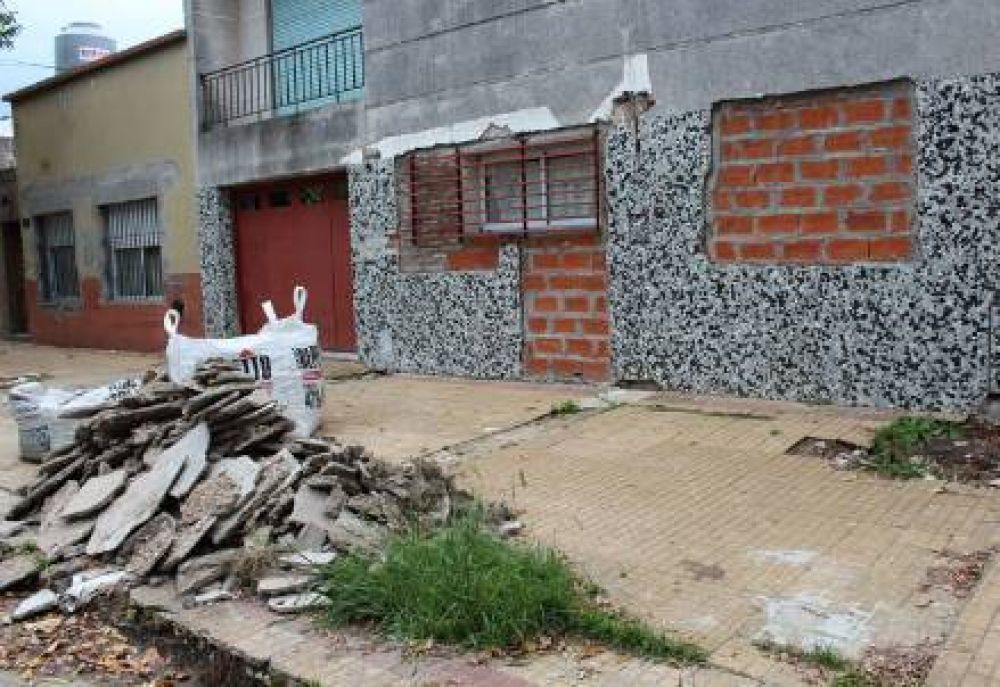 P�nico, angustia y mugre en La Plata, a un mes de las inundaciones