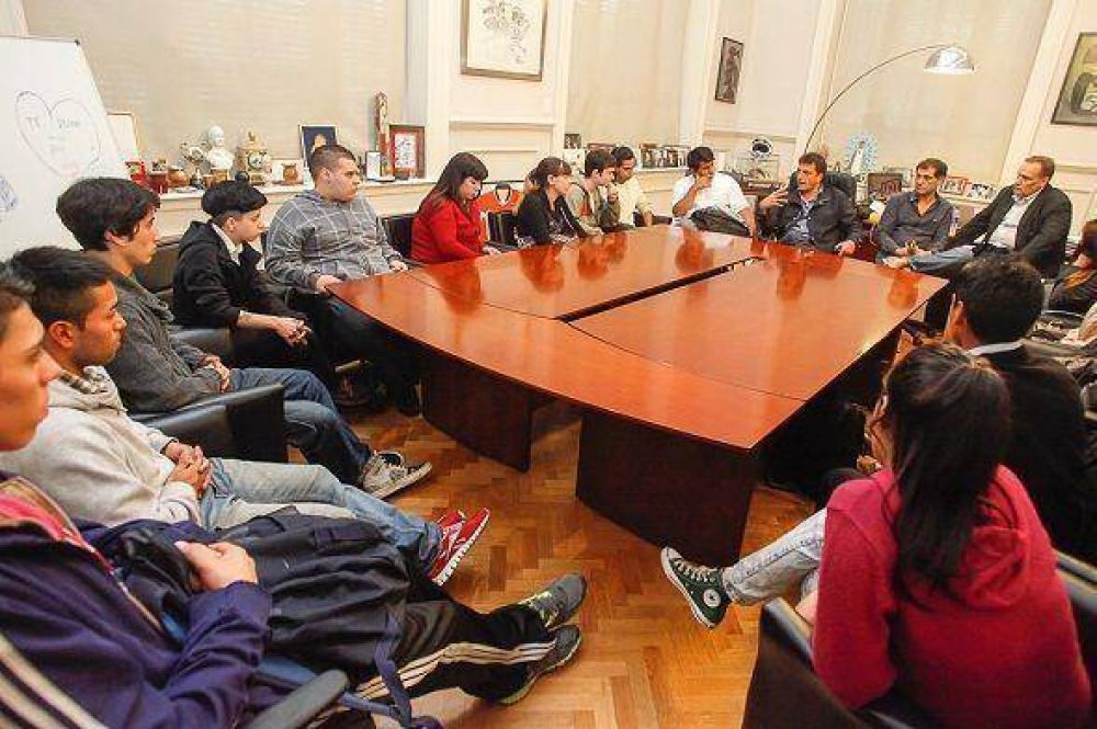Sergio Massa recibi� a los chicos del programa municipal �Empleo Joven�
