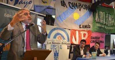 An�bal Fern�ndez present� su libro "Zonceras Argentinas al Sol"
