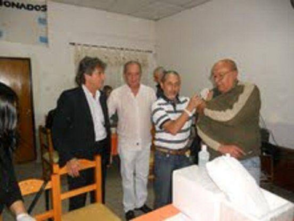 LA UGL X DEL PAMI LANZ� LA CAMPA�A DE VACUNACI�N CONTRA LA GRIPE
