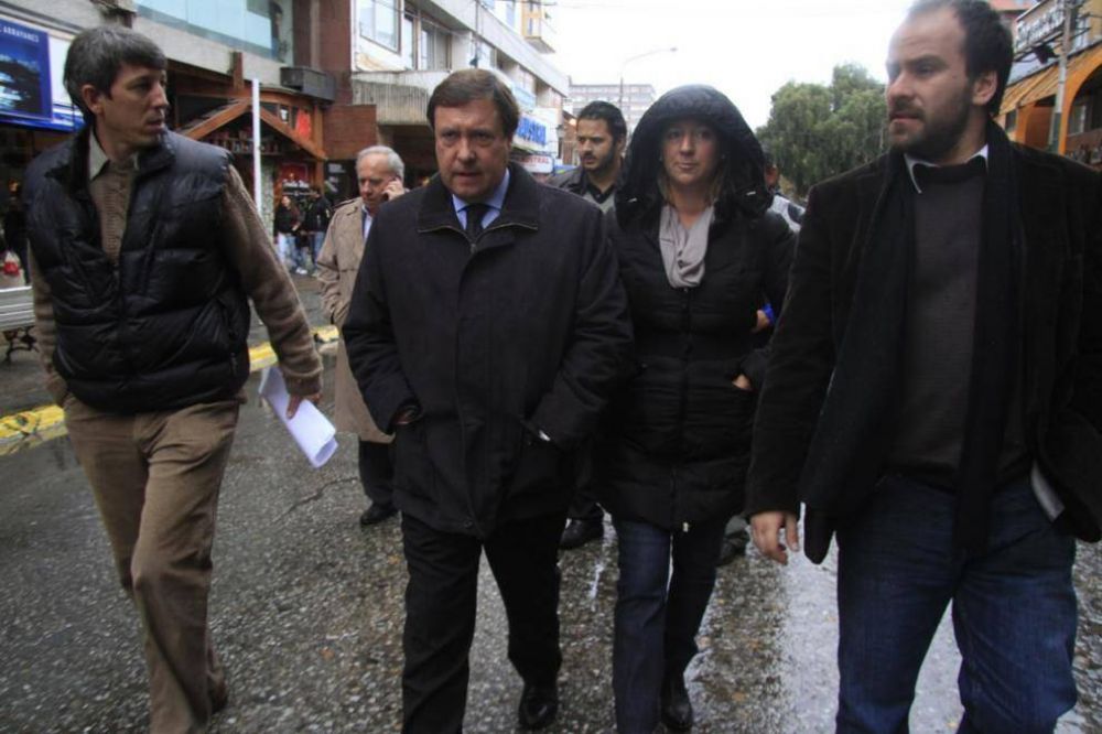 El gobernador trajo a Bariloche un largo listado de anuncios