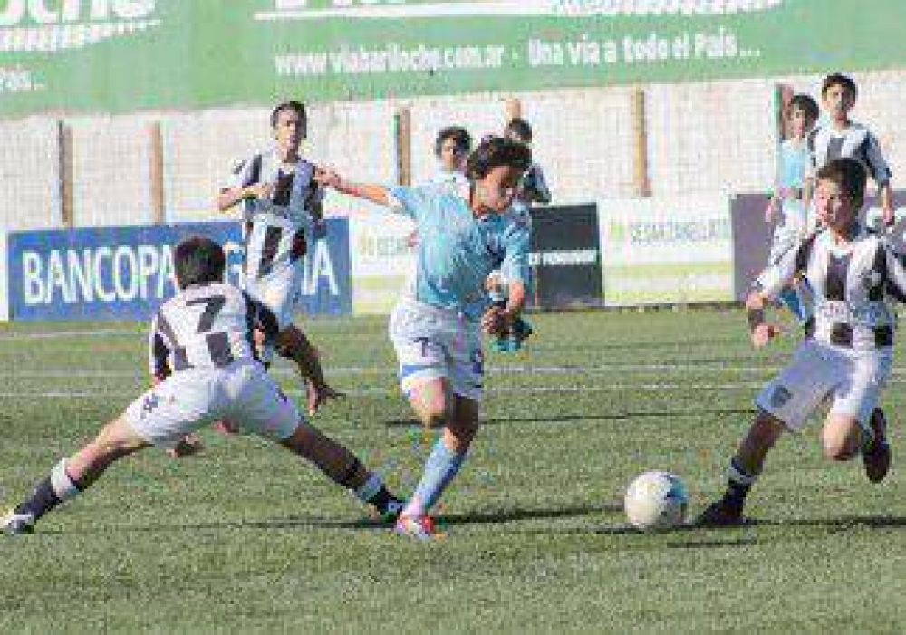 El f�tbol de la Liga Confluencia, en suspenso 