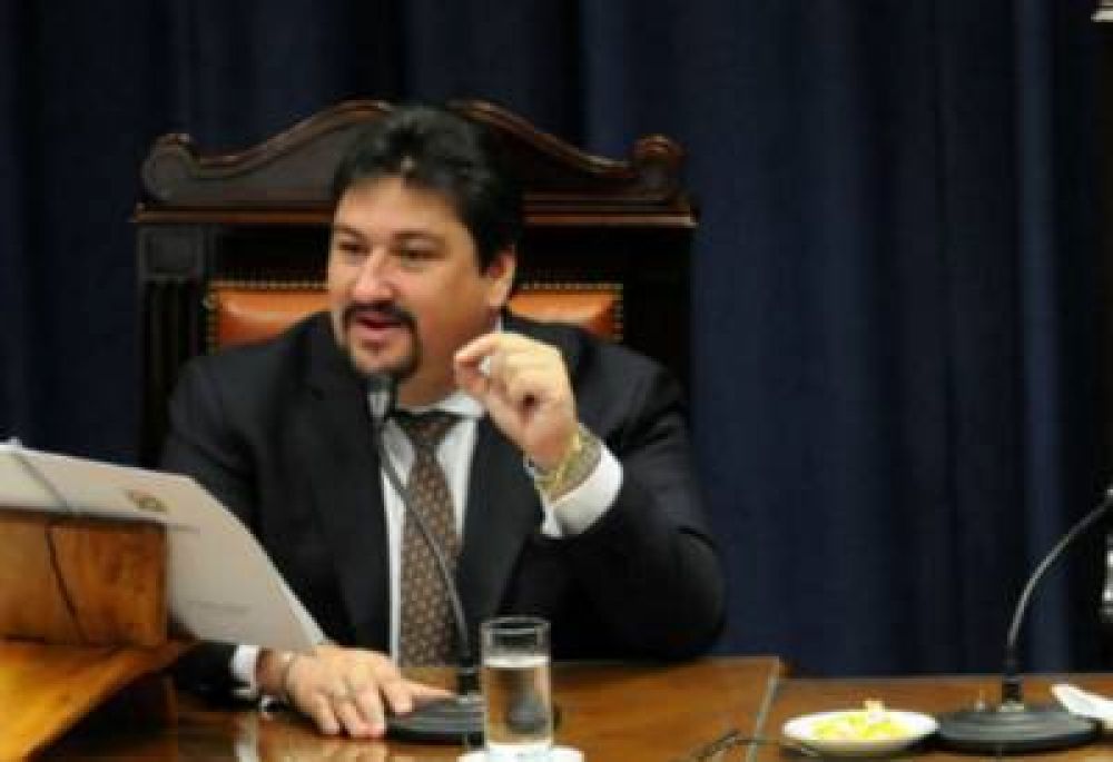�Closs se llena la boca diciendo que somos una provincia rica y primeros en mortalidad infantil�