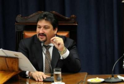�Closs se llena la boca diciendo que somos una provincia rica y primeros en mortalidad infantil�
