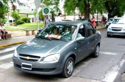 Remiseros acusan que la falta de nafta afecta su econom�a