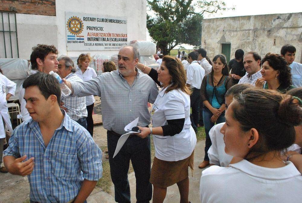 El Gobernador puso en marcha el Proyecto de Alfabetizaci�n Tecnol�gica