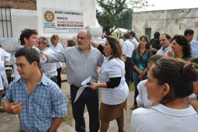 El Gobernador puso en marcha el Proyecto de Alfabetizaci�n Tecnol�gica