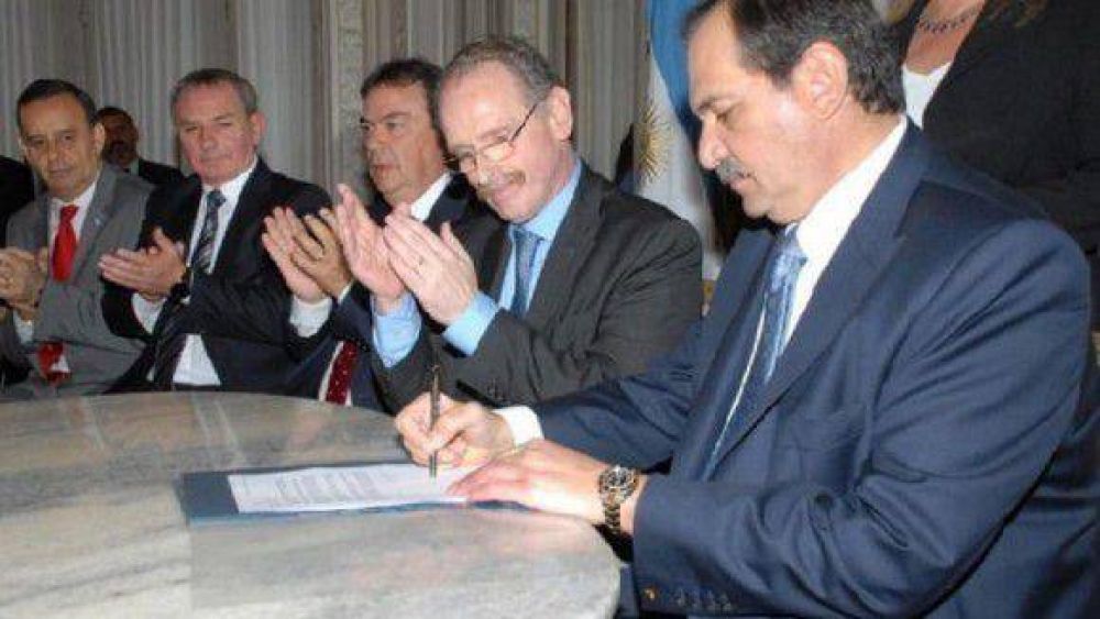 Firman el convenio por la ruta provincial 304