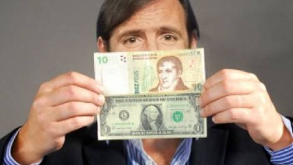 Nuevo r�cord del d�lar "blue": se cotiza a 9,95 pesos